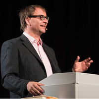 Dieses Bild hat ein leeres Alt-Attribut. Der Dateiname ist anselm-hartinger-200.jpg