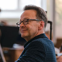 Dieses Bild hat ein leeres Alt-Attribut. Der Dateiname ist rudolf-lutz200.jpg